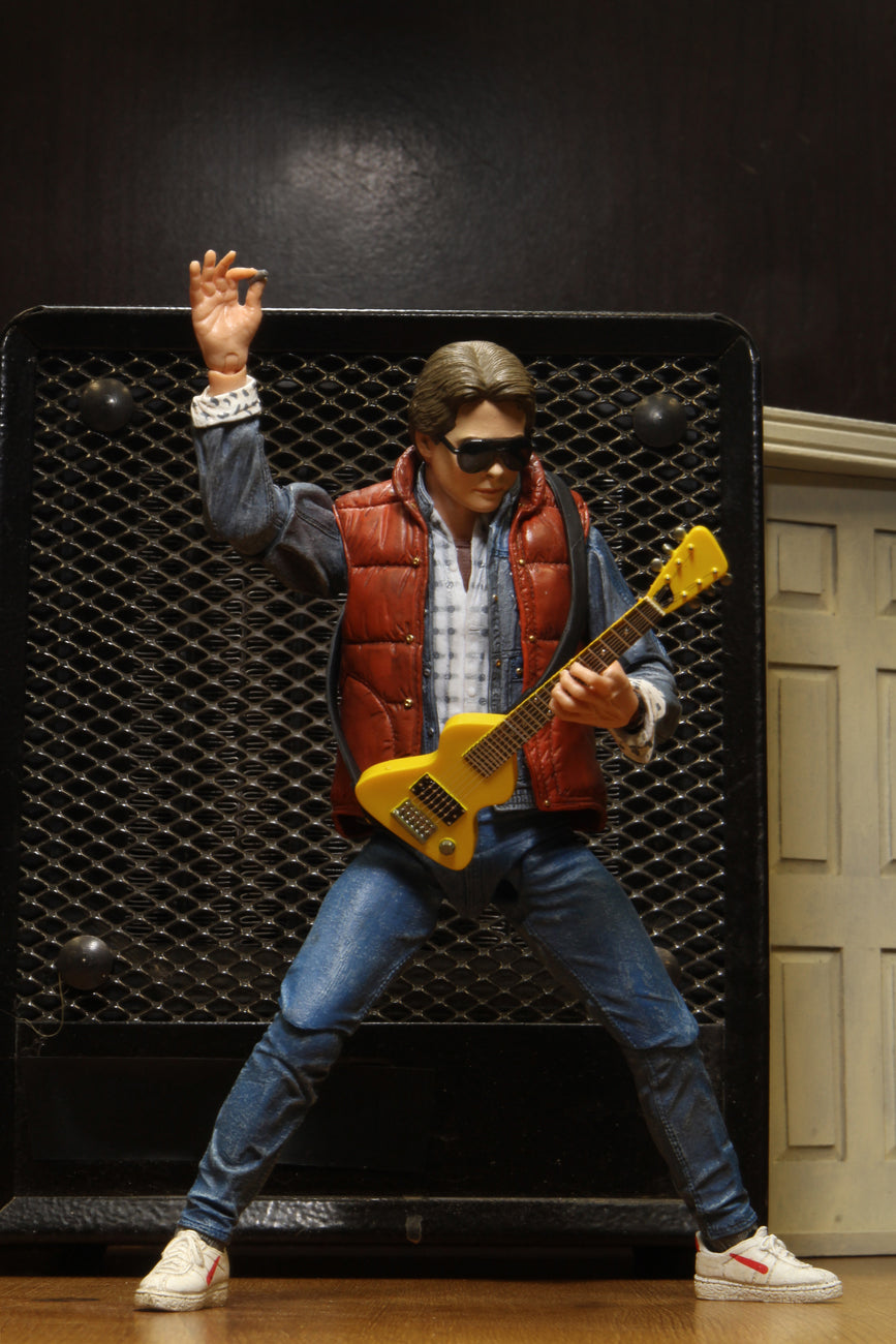 NECA FIGURA DE ACCION BACK TO THE FUTURE ULTIMATE MARTY MCFLY